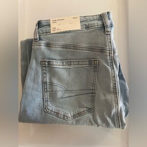 American eagle high rise mom stretch straight jeans size 10 NWT